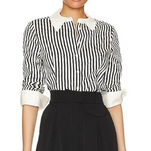 ALICE + OLIVIA MELIA FITTED BUTTON-DOWN TOP